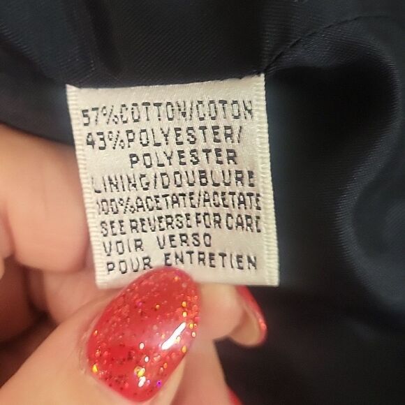 Talbots Navy cropped blazer/skirt set. Classic and timeless. Size 4 - Picture 6 of 8